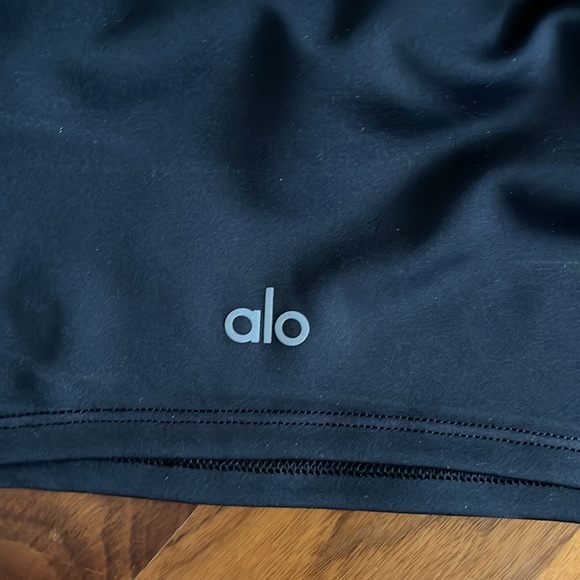 Alo Airlift Cutout Crop Top, NEW - Picture 11 of 12